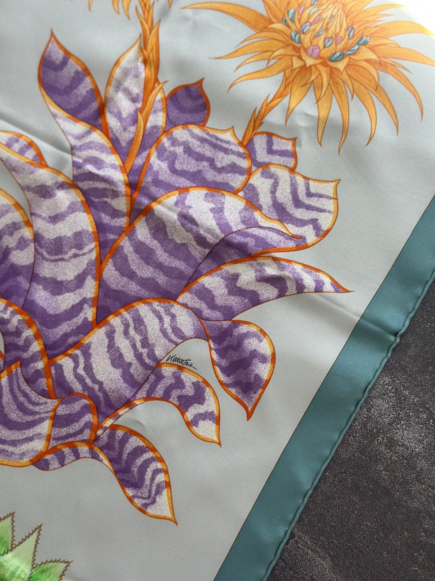 Designer Hermés Index Bromeliaceae scarf 90 w/ tags