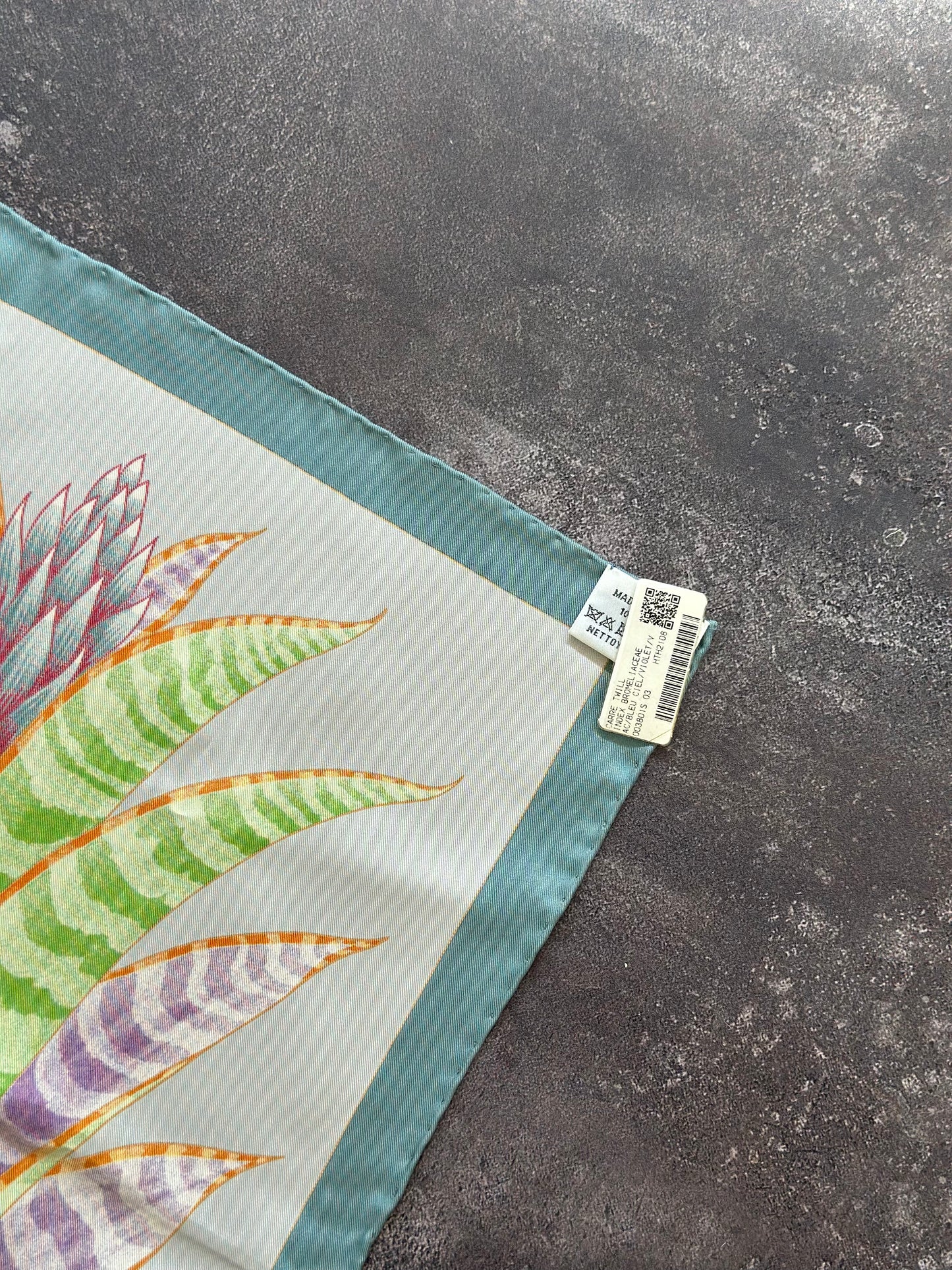 Designer Hermés Index Bromeliaceae scarf 90 w/ tags