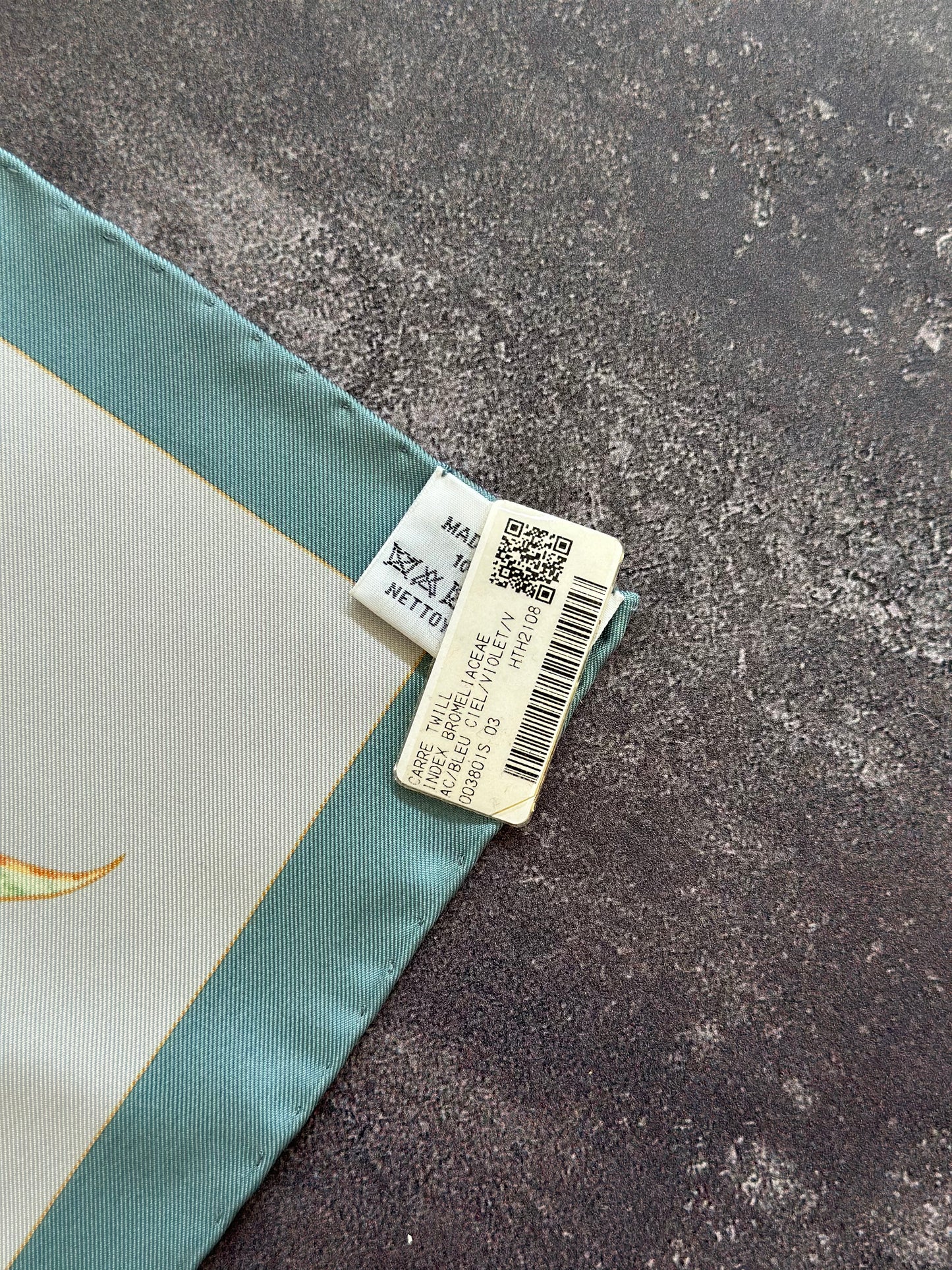 Designer Hermés Index Bromeliaceae scarf 90 w/ tags