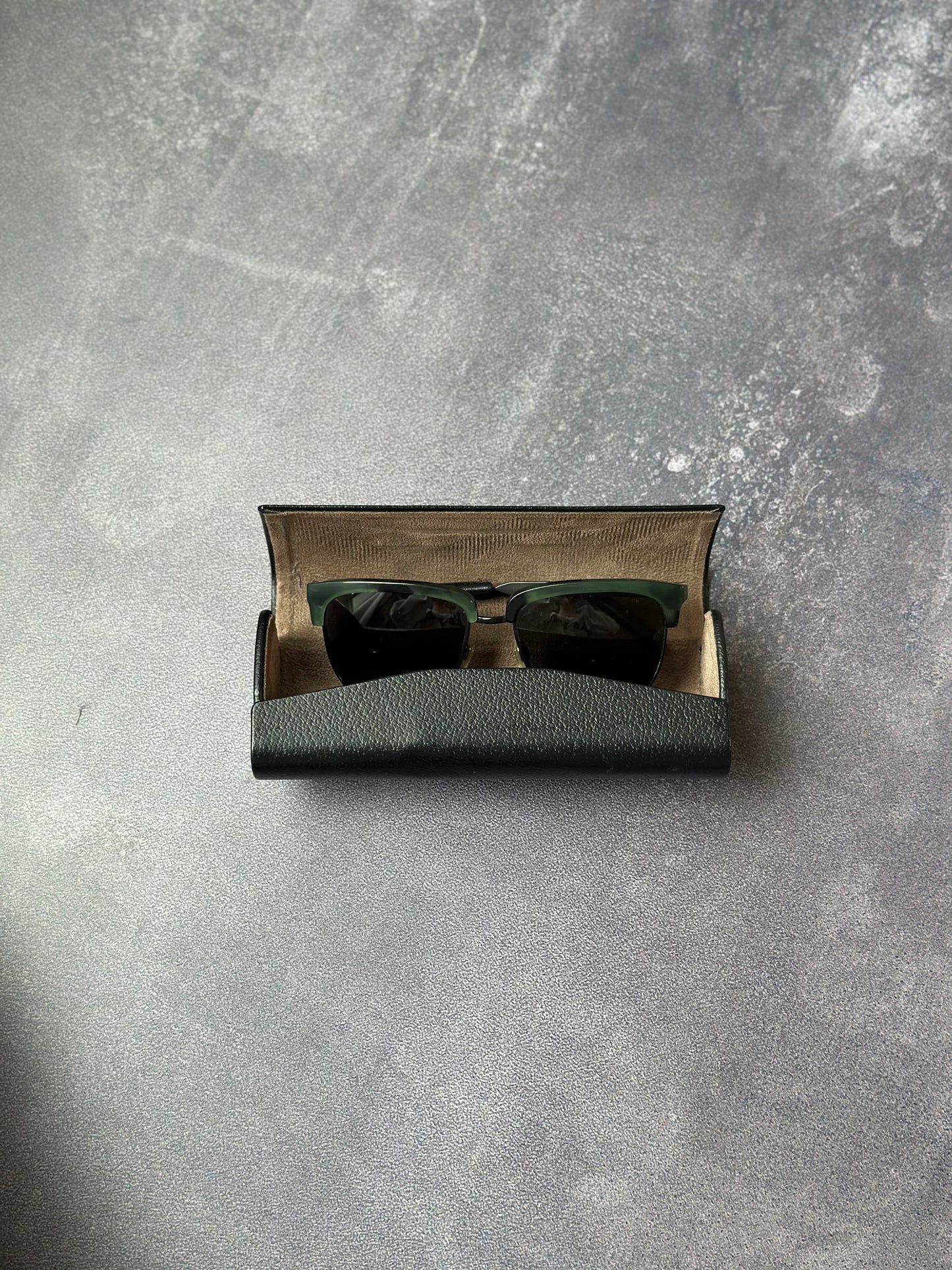 Designer Burberry Green / Black Sunglasses
